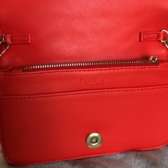 Bebe red quilted faux leather with gold chain - Picture 5 of 8